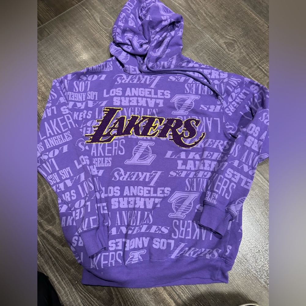 Los Angeles Lakers NBA Basketball Men's XS Purple Print Logo Hoodie-NWOT
